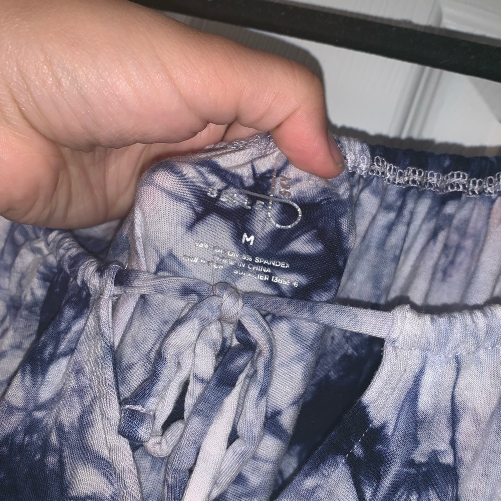 Belle Sky cold shoulder long sleeve tie-dye romper - Picture 5 of 10